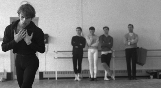 Peto photographs to inspire ballet’s rising stars at Genée